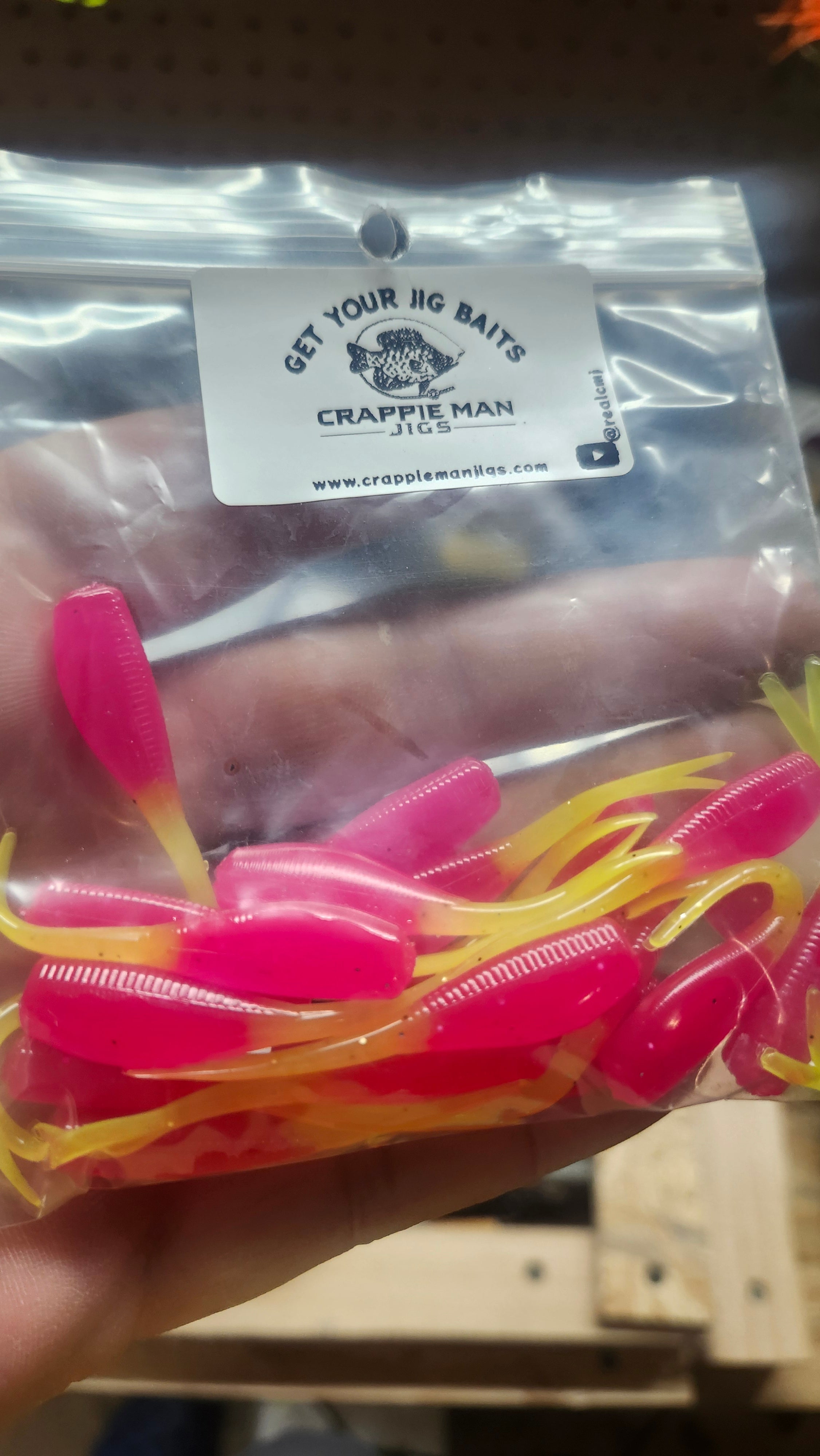 Pink /w Chart Tail 2 inch og